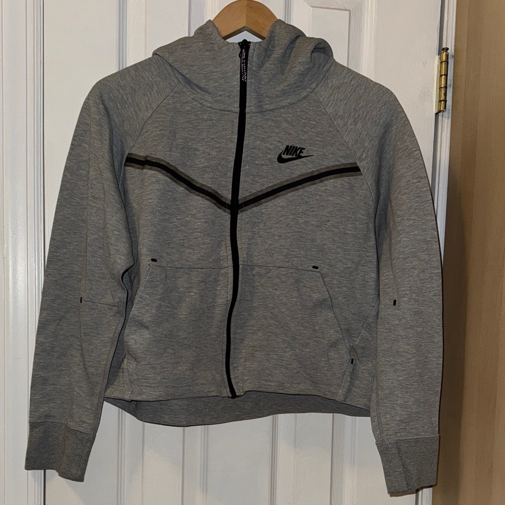 Women’s Nike Sportswear Tech Fleece Windrunner Medium
